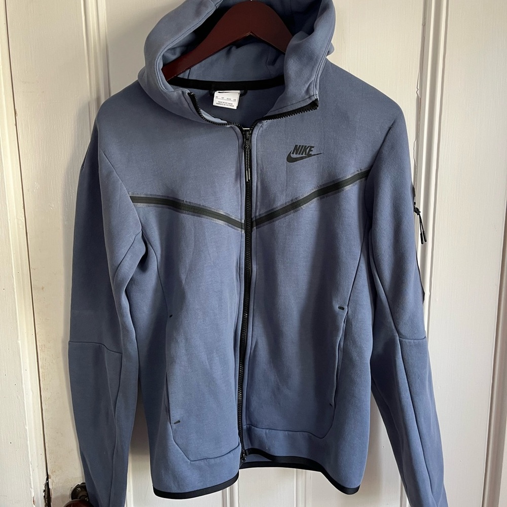 Nike Men's Gray Performance Jacket with Hood